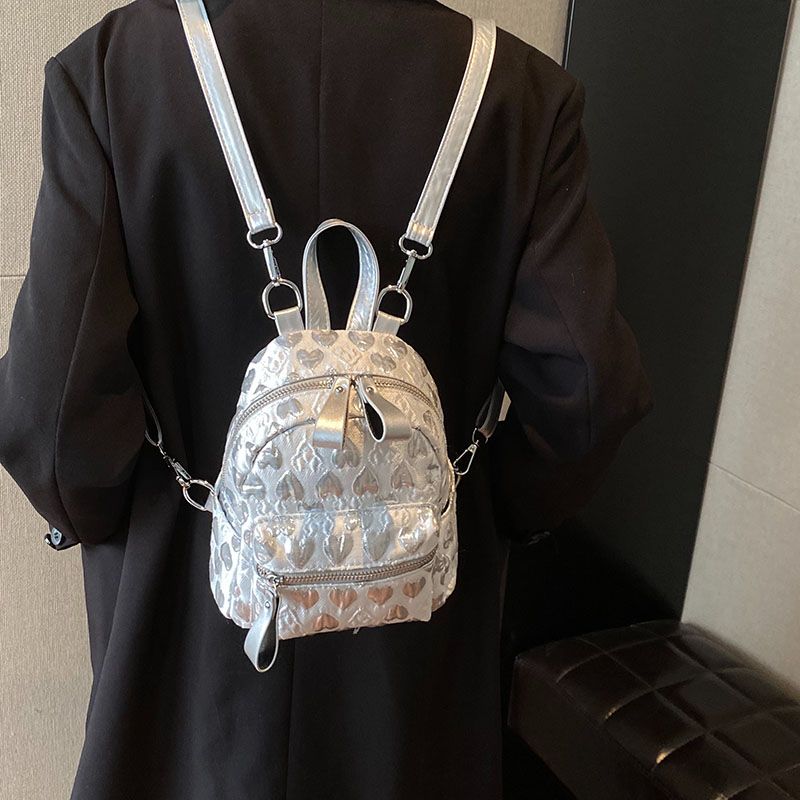 女性のための愛の刺embroideryが付いたミニバックパッ - Embroidery Love のレビューと価格