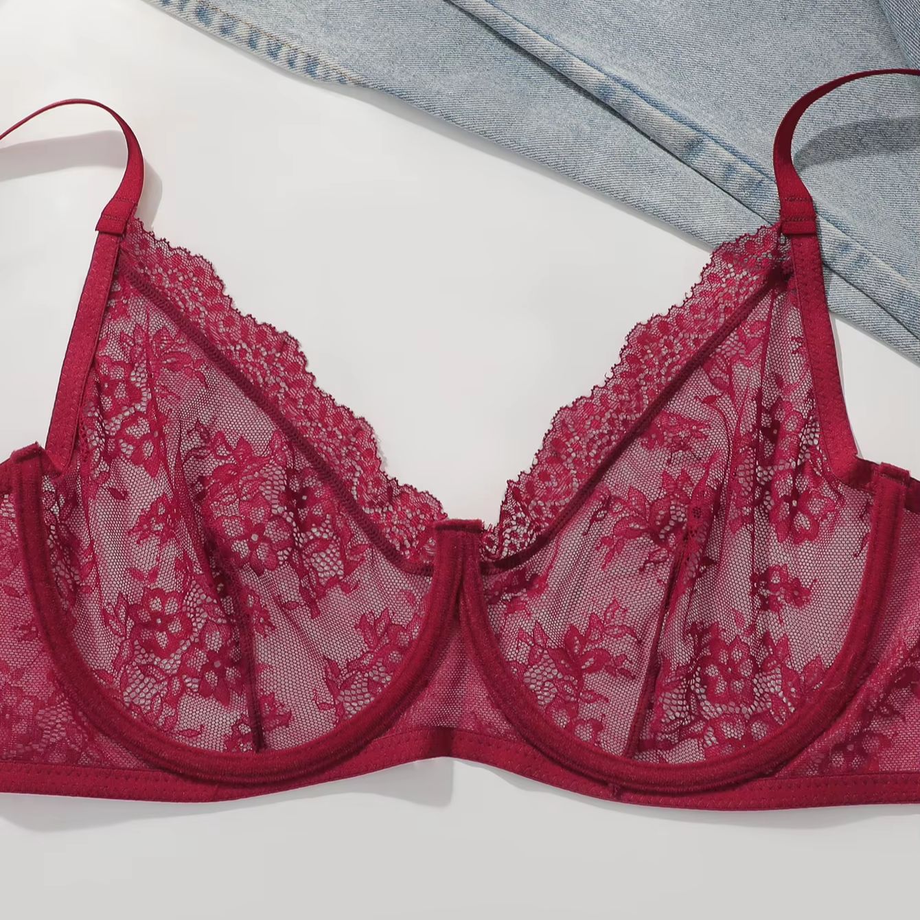 女性用プラスサイズ赤いレースシアーブラ、アンダーワイヤー入り - Embroidery Lace のレビューと価格